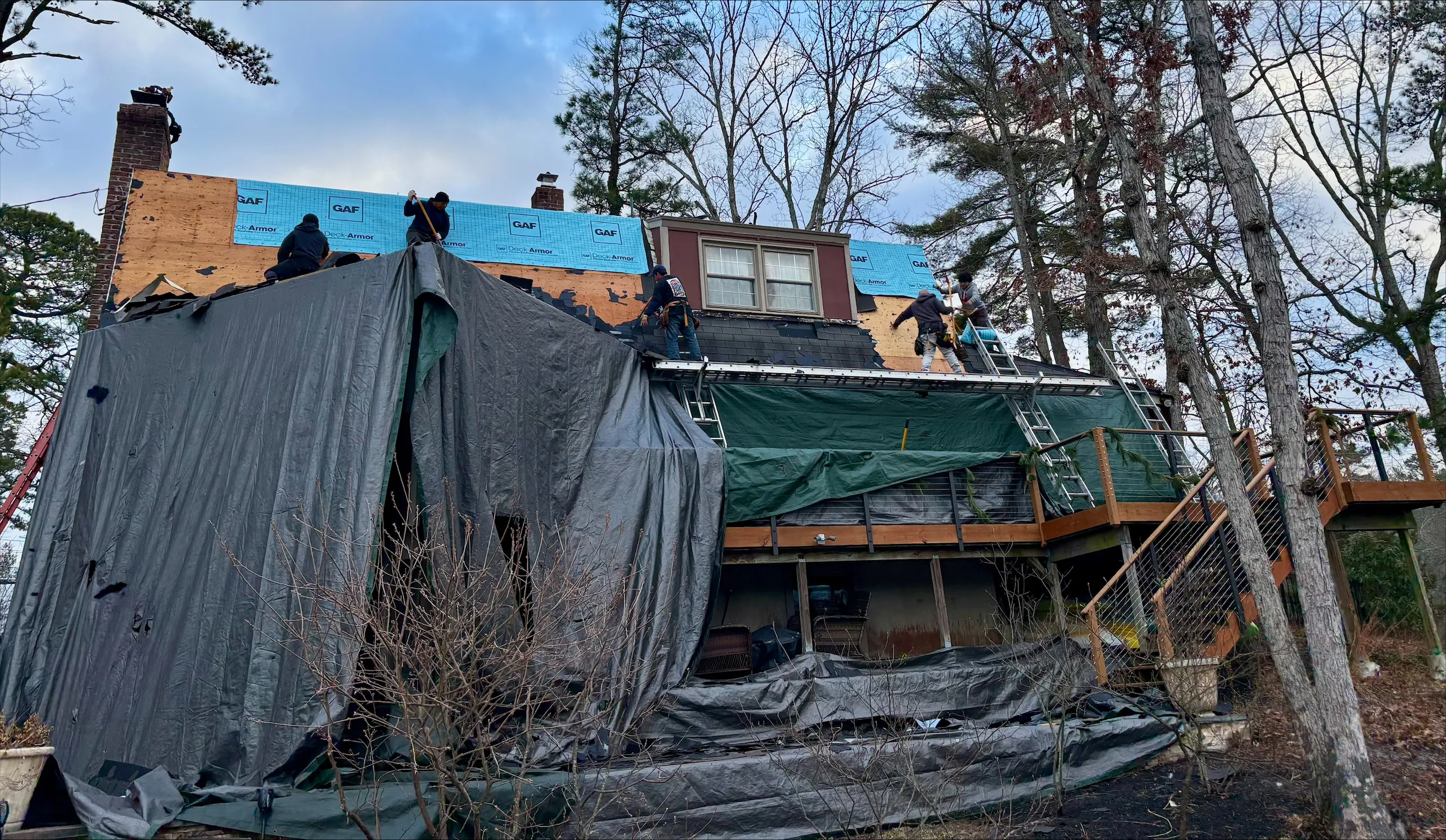 Lakehouse Roofing image 2