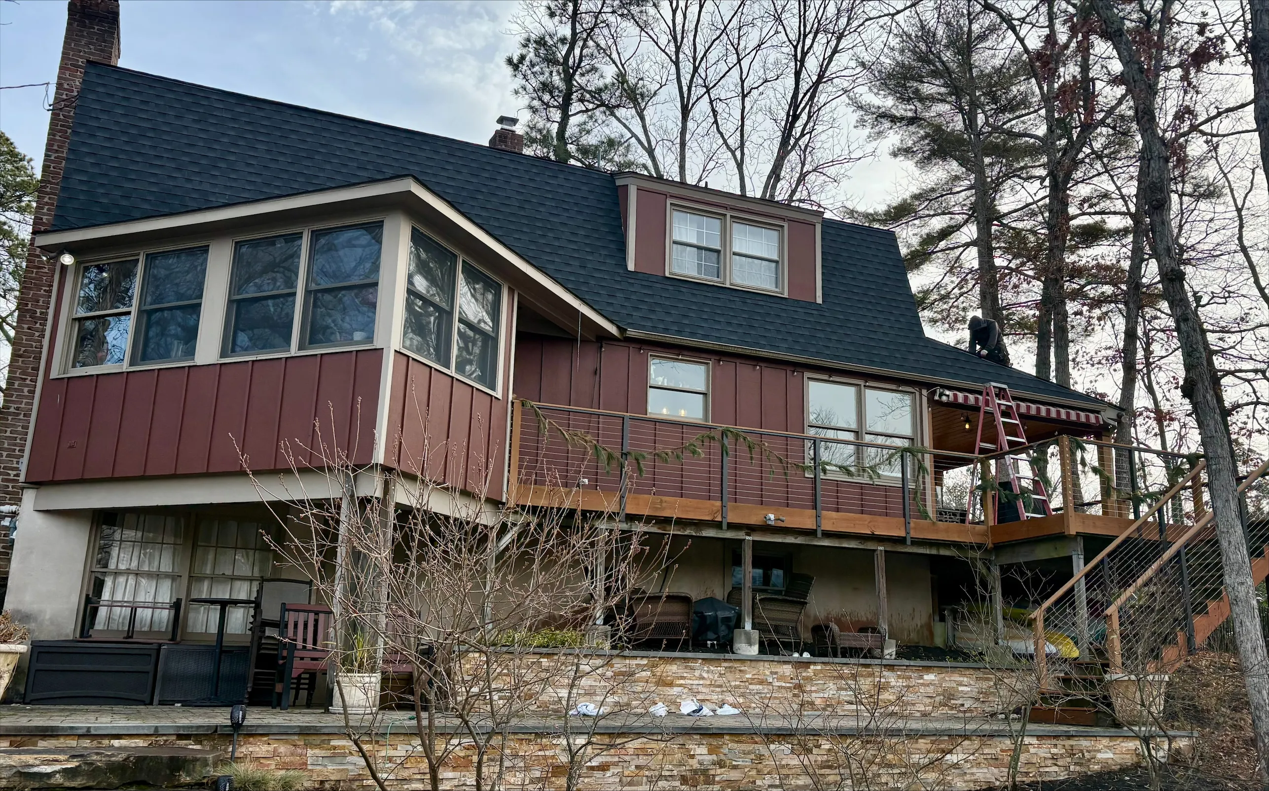 Lakehouse Roofing hero image