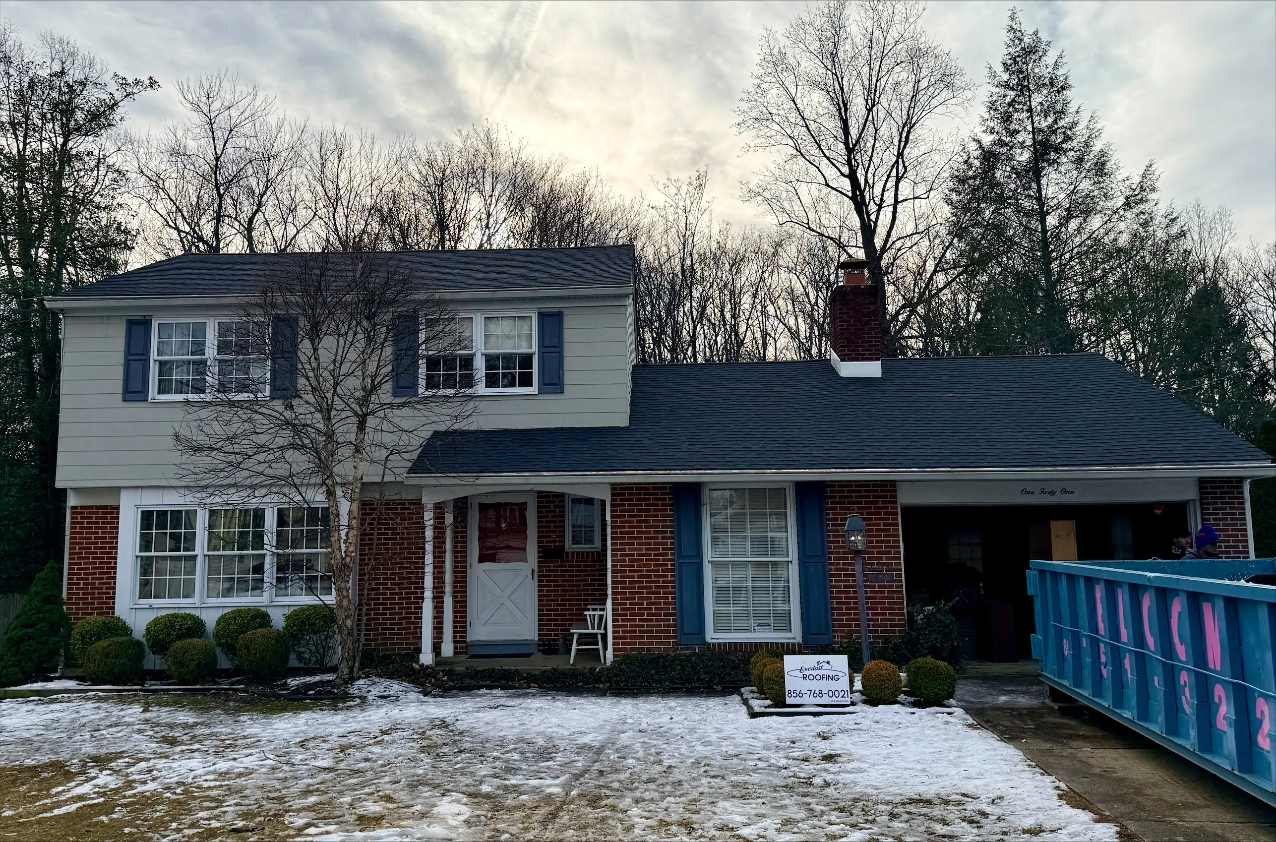 Residential roofing project